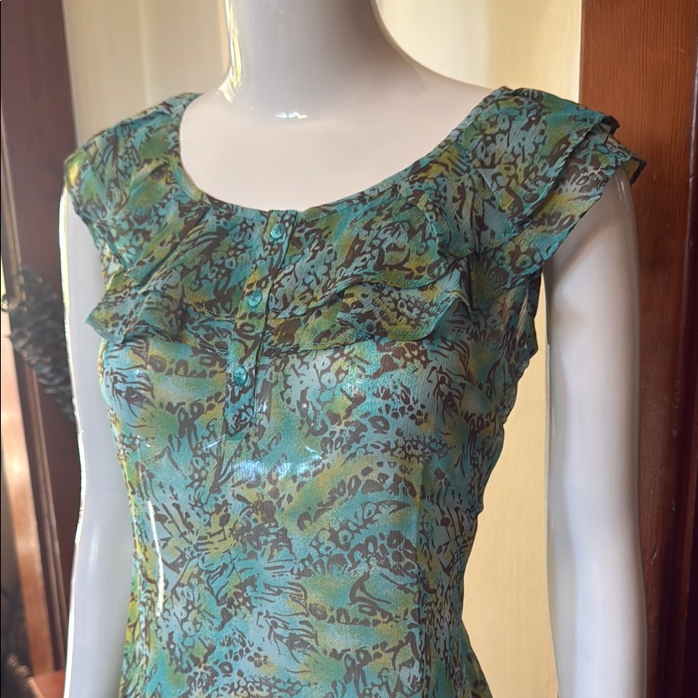 NWT northern reflections size small Floral Ruffle Sleeveless Top